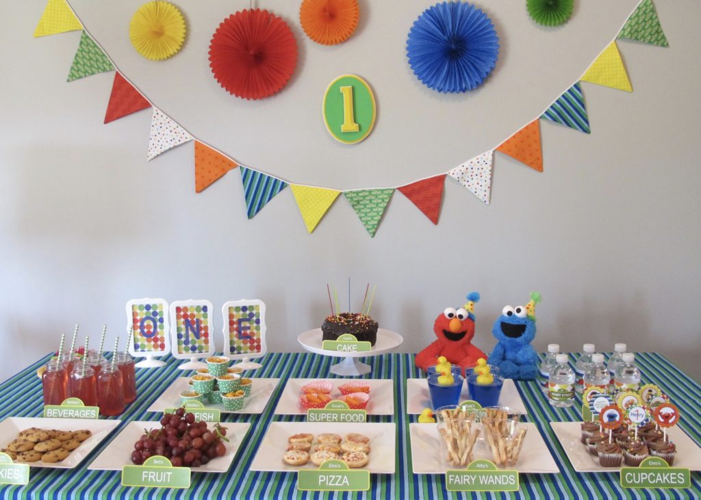 Sesame Street RENT MY PARTY, available on etsy, this ready to go party will be customized with your child’s name and age and arrive on your doorstep ready to go. Check out the below video...
