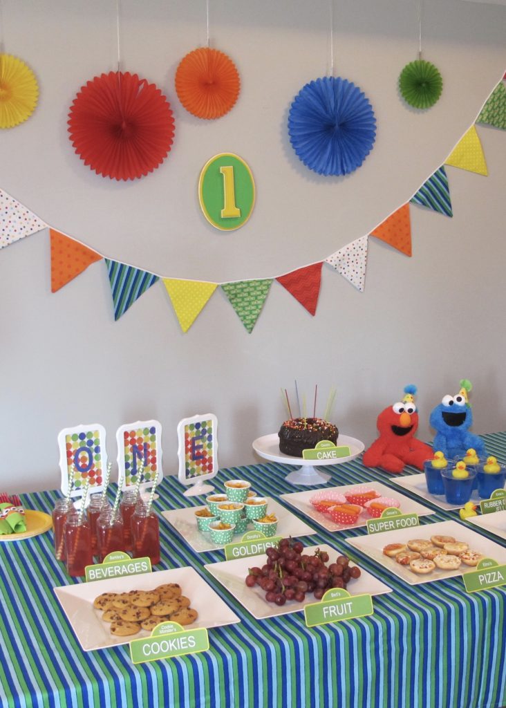 Sesame Street RENT MY PARTY, available on etsy, this ready to go party will be customized with your child’s name and age and arrive on your doorstep ready to go. Check out the below video...