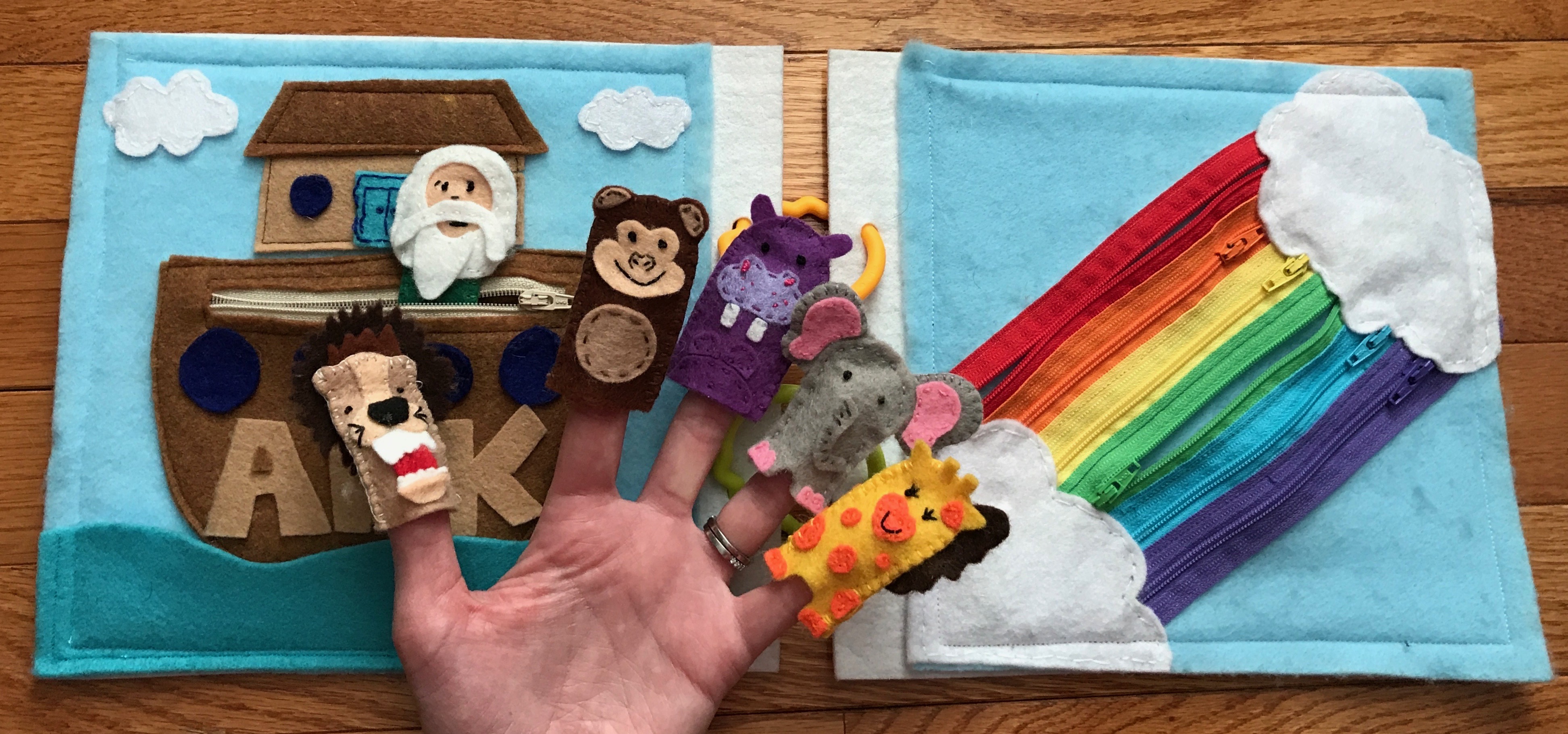 Toddler Quiet Book Ideas #toddleractivities #QuietBook #QuietBookIdeas #FunWithFelt #NoahsArk