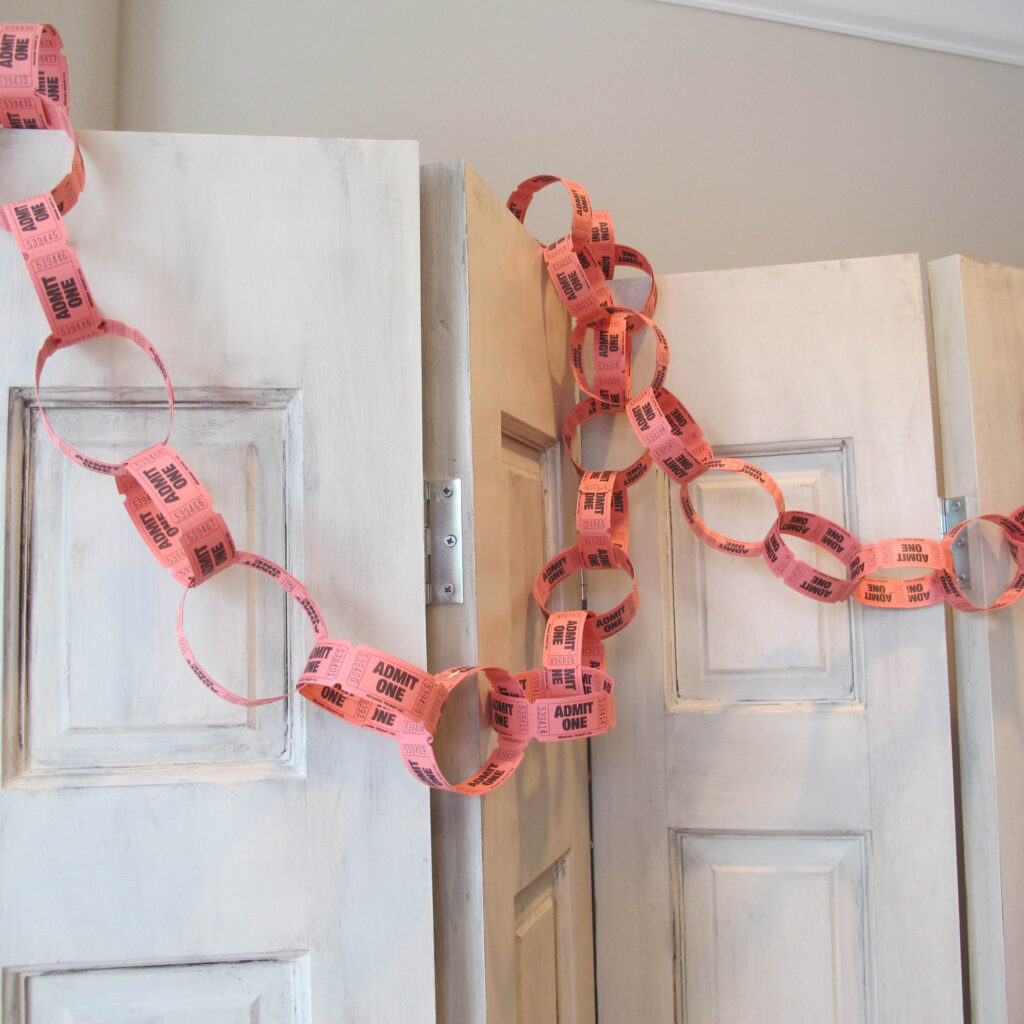 Circus Party Baby Shower Ideas via elevencupcakes 11cupcakes.com #circusparty #babyshower #circusfood #11cupcakes